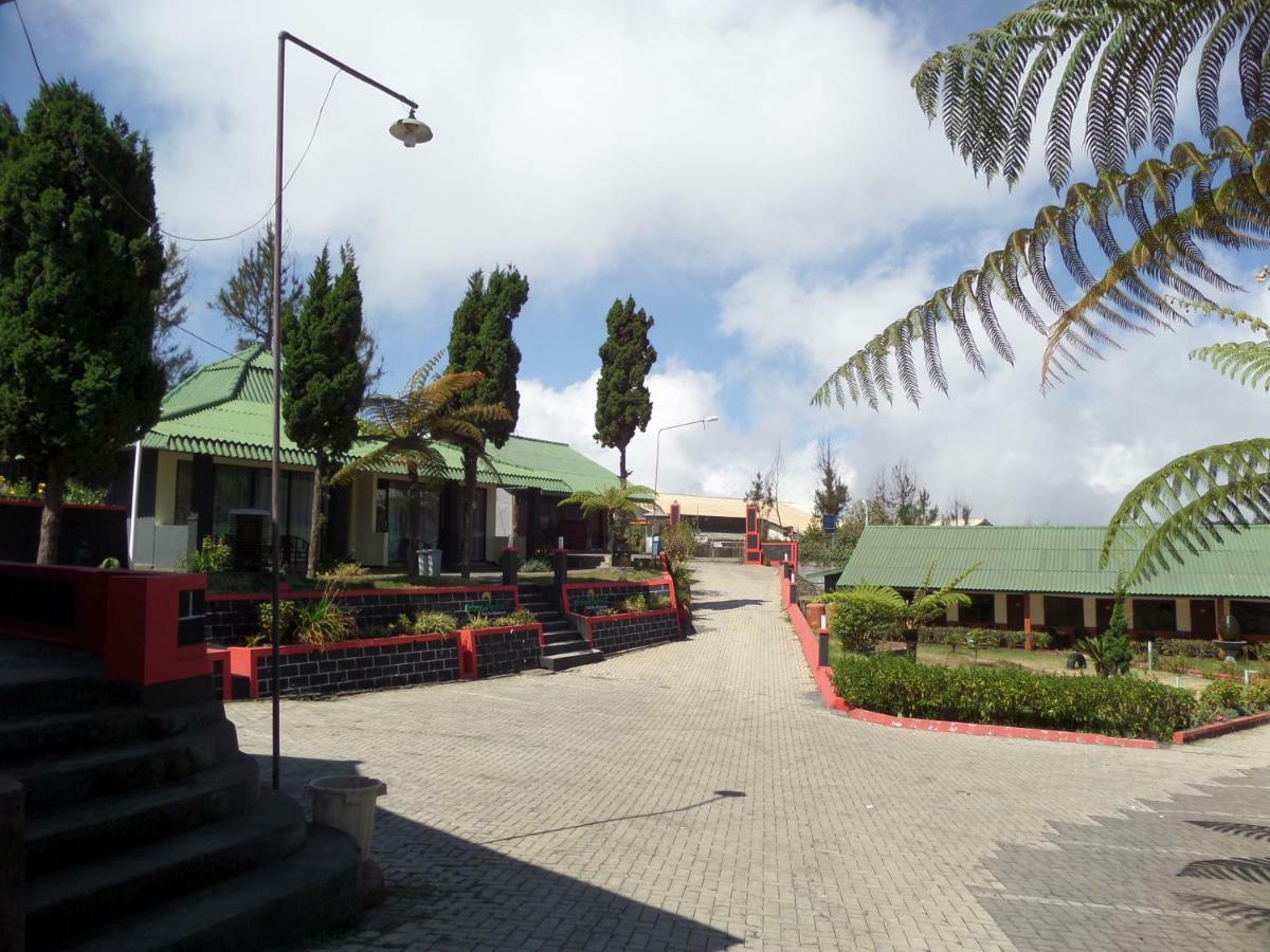 Bromo Permai 1 Hotel Exterior photo