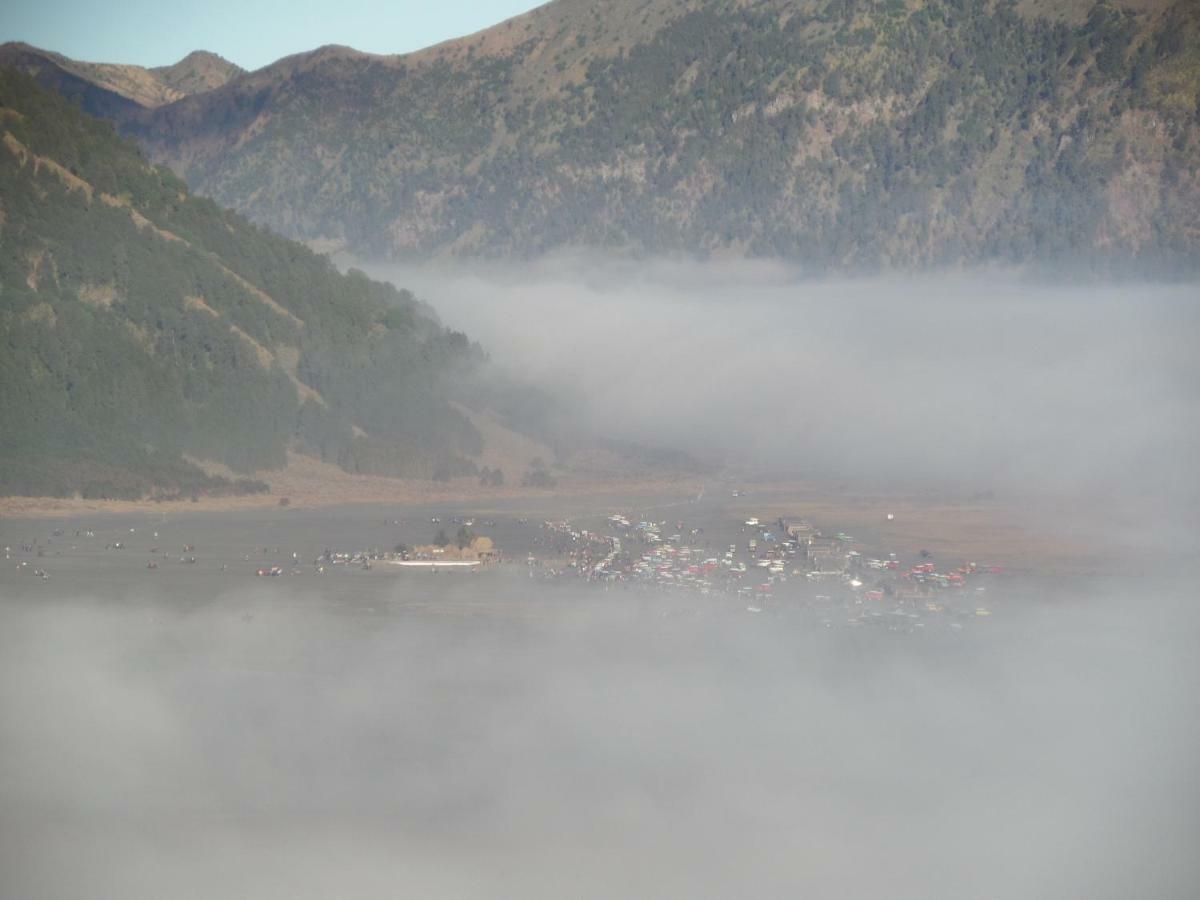 Bromo Permai 1 Hotel Exterior photo